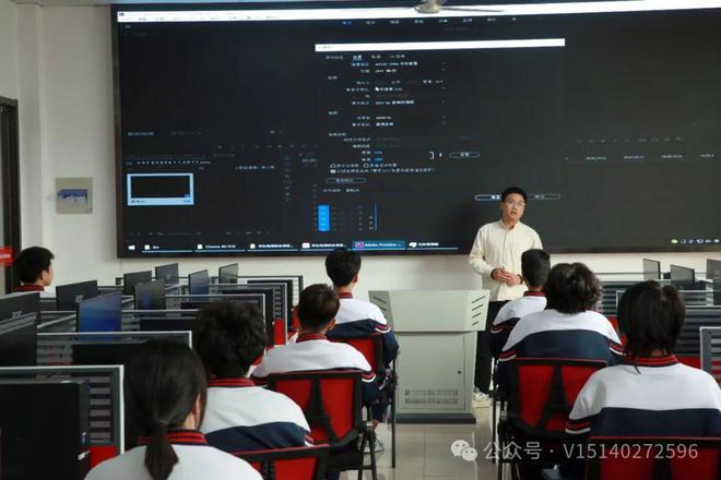 看！四大宝藏专业毕业即逆袭J9九游会初中毕业女生必(图2)